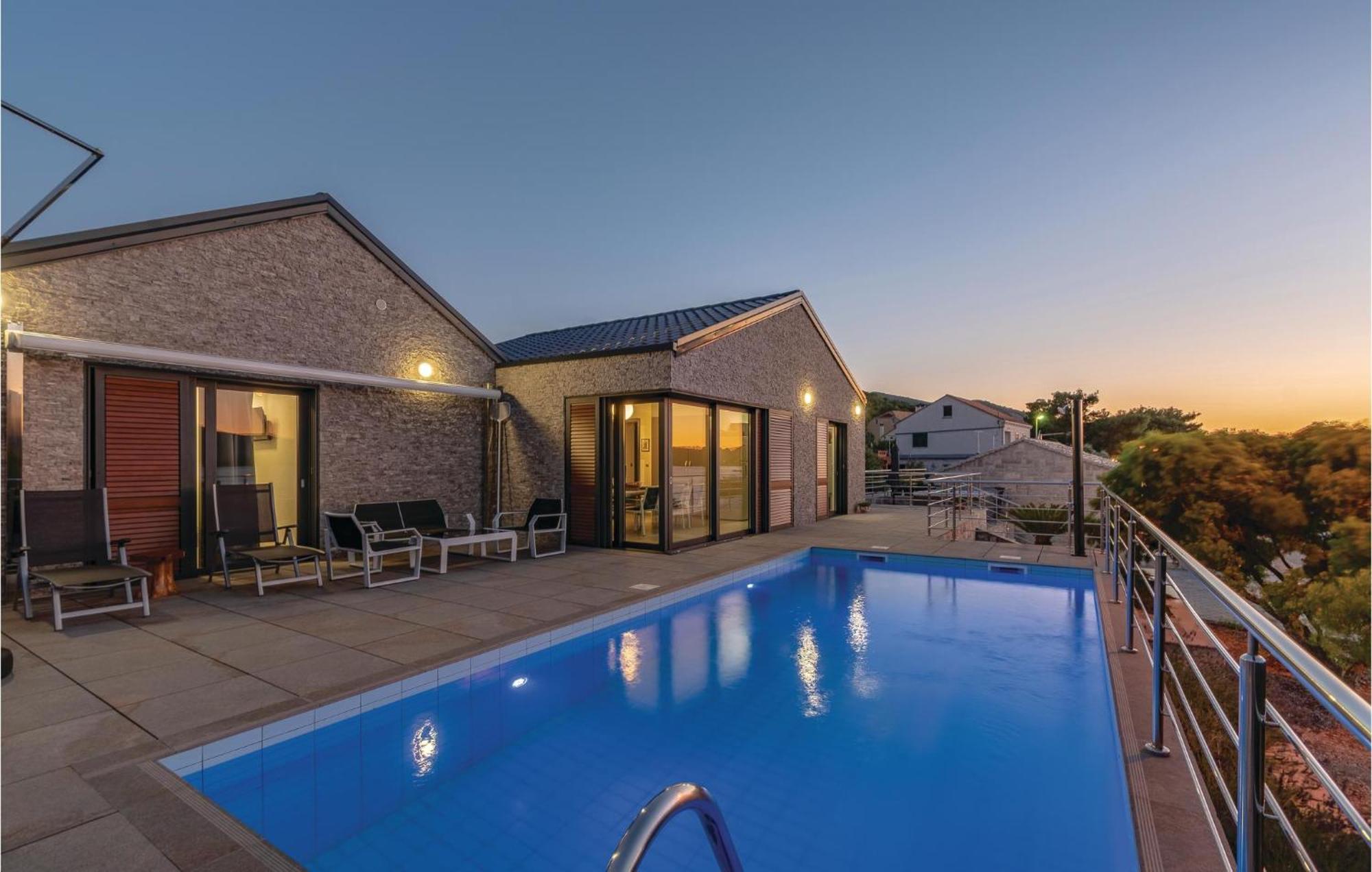 Nice Home In Kneze With Wifi Pupnat Exterior foto