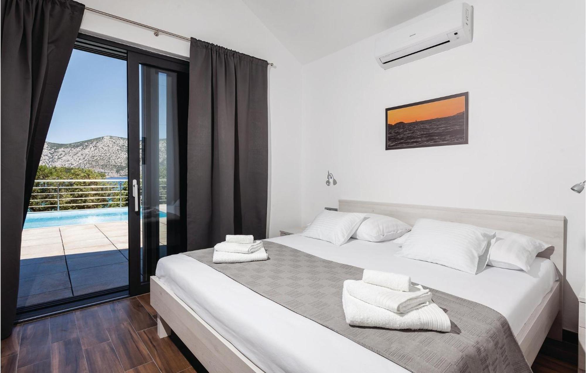 Nice Home In Kneze With Wifi Pupnat Exterior foto