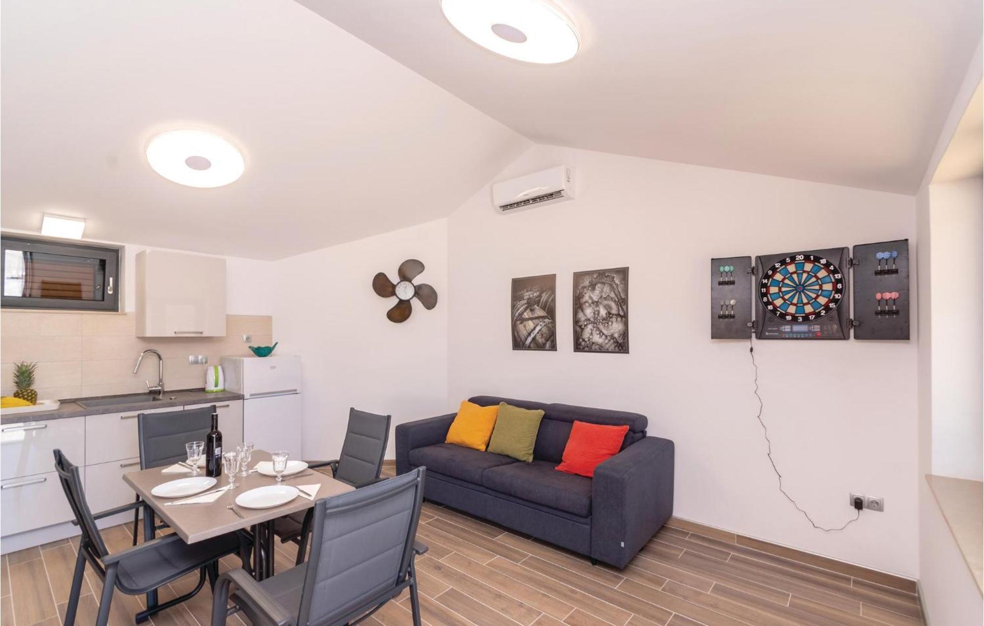 Nice Home In Kneze With Wifi Pupnat Exterior foto